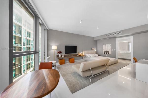 300 Biscayne Blvd Way #805, Miami, Florida 33131, image 1