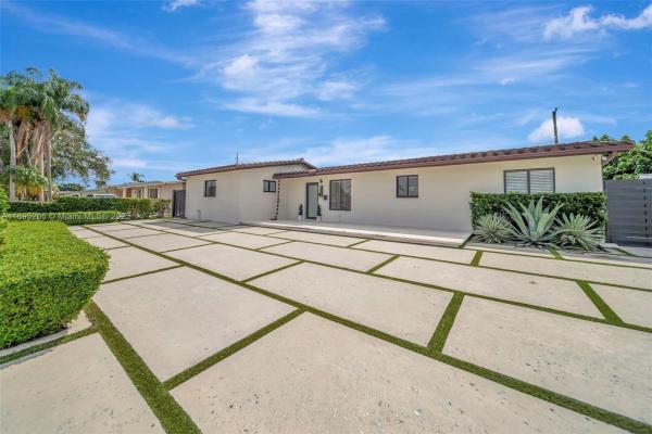 Palm Springs North Residential, 8340 NW 178th St, Palm Springs North, Florida 33015, image 3