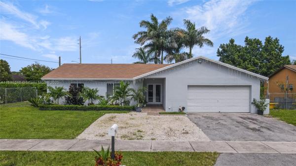 13391 SW 262nd St, Unincorporated Dade County, Florida 33032, image 1