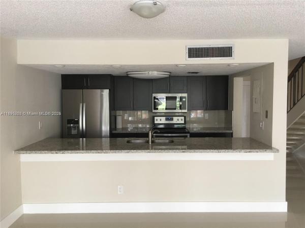 Villas West, 10951 N Lakeview Dr, Pembroke Pines, Florida 33026, image 1
