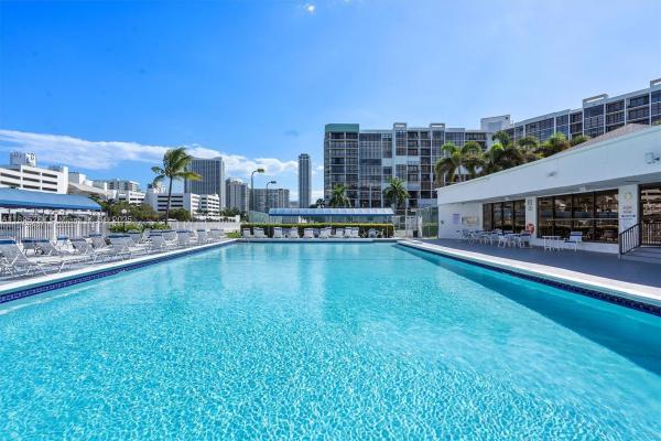Towers Of Oceanview South, 600 Parkview Dr #625, Hallandale Beach, Florida 33009, image 2