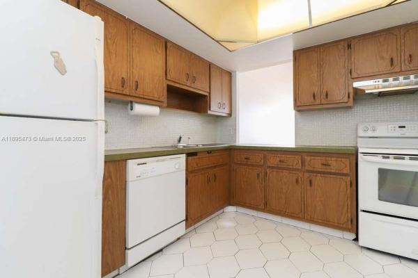 Buckley Towers East, 1351 NE Miami Gardens Dr #1001E, Ojus, Florida 33179, image 2