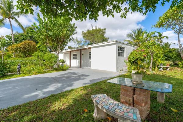 Dixie Gardens, 1585 NE 139th St, North Miami, Florida 33161, image 3