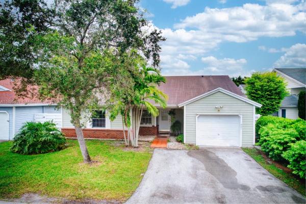 14807 SW 140th Ct, Unincorporated Dade County, Florida 33186, image 1
