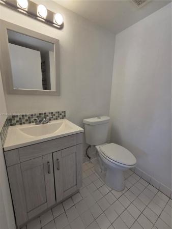 Lake Beach Club, 2600 Collins Ave #509, Miami Beach, Florida 33140, image 1