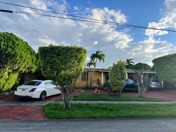 Westwood Lakes Residential, 11000 SW 43rd Ln, Westwood Lakes, Florida 33165, image 2