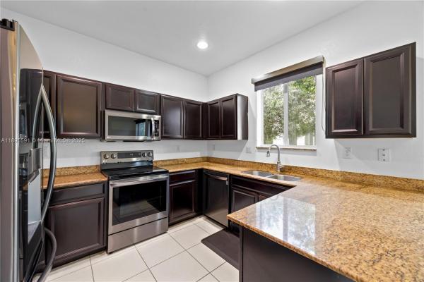 Walden Townhomes, 21416 NW 13th Pl, Miami Gardens, Florida 33169, image 1