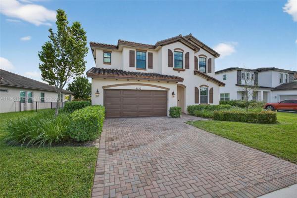 BellaSera, 1310 Whitcombe Dr, Royal Palm Beach, Florida 33411, image 2