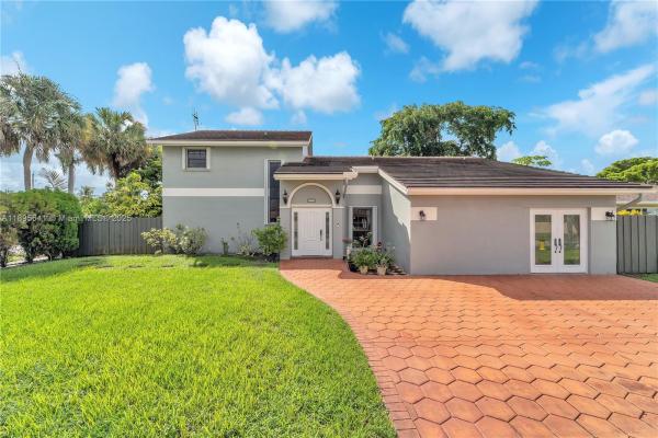 Estates Of Lake Miramar, 9110 S Lake Miramar Cir, Miramar, Florida 33025, image 1