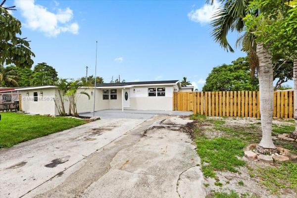 Twin Lakes South, 4131 NW 13th Ave, Oakland Park, Florida 33309, image 1
