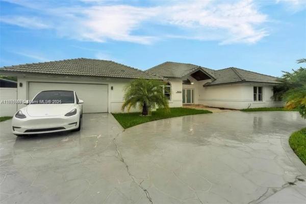 19905 SW 135th Ave, Unincorporated Dade County, Florida 33177, image 1