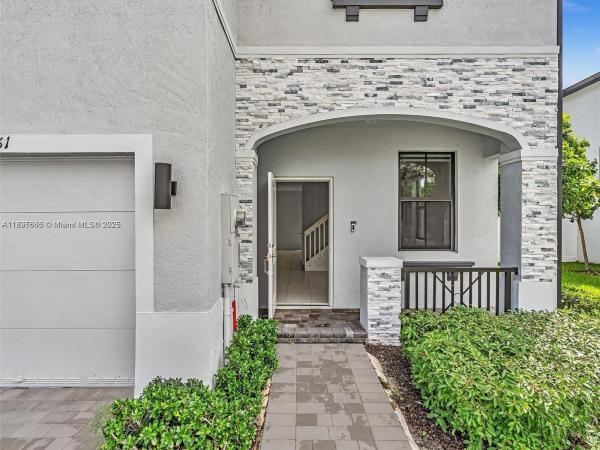 Viewpoint At Vista Lago, 20381 NW 4th Ct, Miami Gardens, Florida 33169, image 3