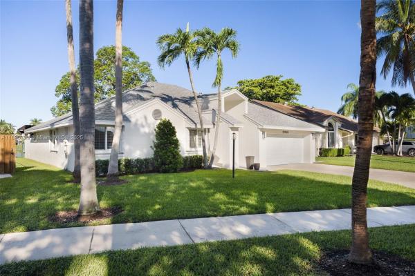 Laguna Pointe, 21960 SW 98th Ave, Cutler Bay, Florida 33190, image 3