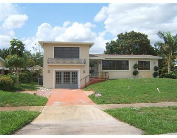 1419 Crest Dr, Lake Worth, Florida 33461, image 1