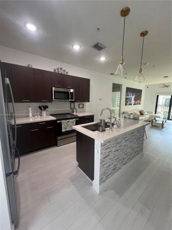 Doral, Florida 33166, image 1