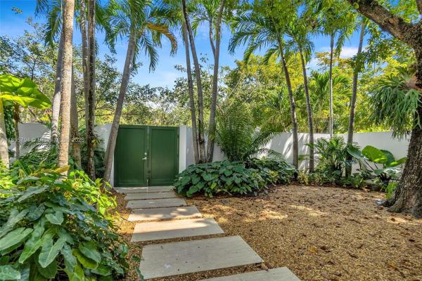 Crystal Bluff, 3330 Crystal Ct, Miami, Florida 33133, image 3