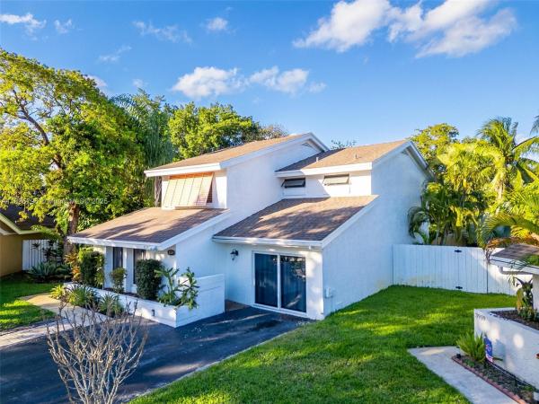 Woods Of Rolling Hills, 8211 SW 39th Ct, Davie, Florida 33328, image 1