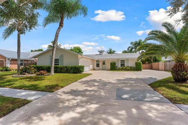La Mancha, 112 Prado St, Royal Palm Beach, Florida 33411, image 1