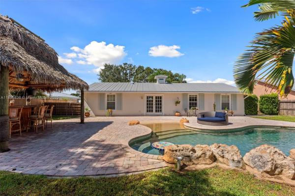 La Mancha, 112 Prado St, Royal Palm Beach, Florida 33411, image 2