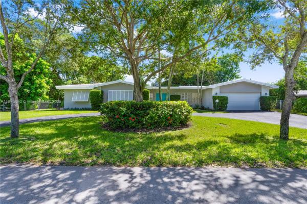 Estelle Lawrence Homes, 13905 SW 78th Ct, Palmetto Bay, Florida 33158, image 1