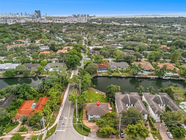 Riviera, 4801 University Dr, Coral Gables, Florida 33146, image 2