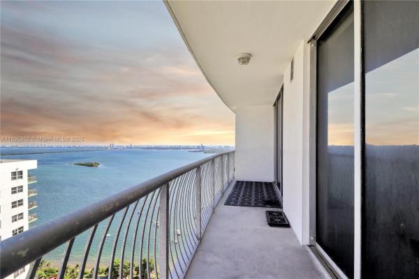 Opera Tower, 1750 N Bayshore Dr #3905, Miami, Florida 33132, image 1