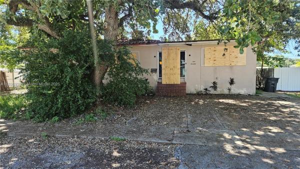 North Miami Gardens, 1570 NE 141st St, North Miami, Florida 33161, image 1