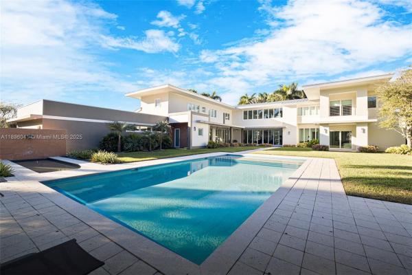 North Pinecrest, 6080 SW 88th St, Pinecrest, Florida 33156, image 1