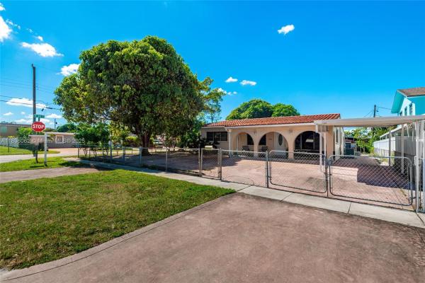 Anacris, 3920 W 3rd Ave, Hialeah, Florida 33012, image 1