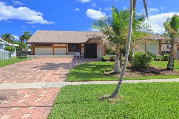 Pembroke Lakes, 1351 NW 114th Ave, Pembroke Pines, Florida 33026, image 1