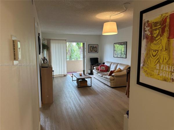 Unincorporated Dade County, Florida 33143, image 1