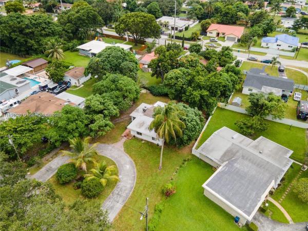 28 NE 164th St, Miami, Florida 33162, image 1