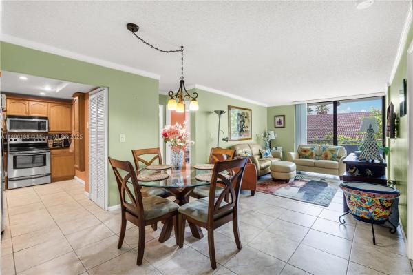 8261 NW 8th St #325, Miami, Florida 33126, image 1