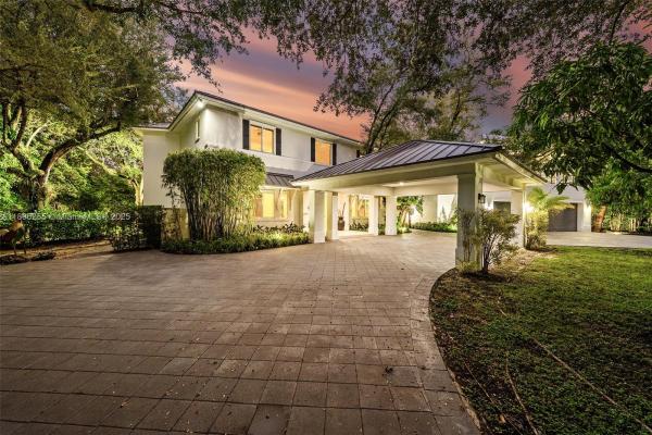 North Pinecrest, 8923 SW 67th Ave, Pinecrest, Florida 33156, image 1