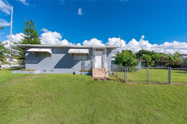 Coral Villas, 6595 SW 31st St, Coral Terrace, Florida 33155, image 2