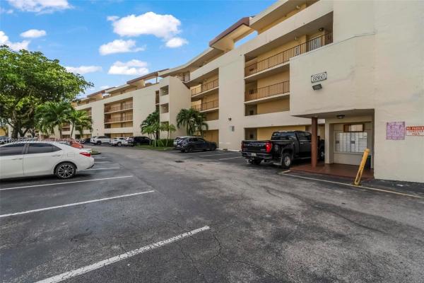 San Marco, 8860 Fontainebleau Blvd #304, Fountainebleau, Florida 33172, image 2