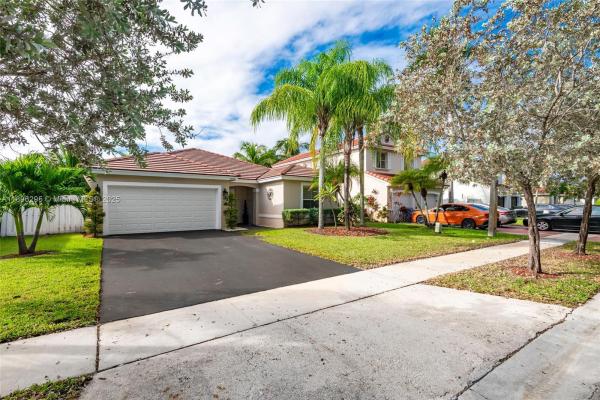 Keystone Lake, 19190 NW 24th Pl, Pembroke Pines, Florida 33029, image 1
