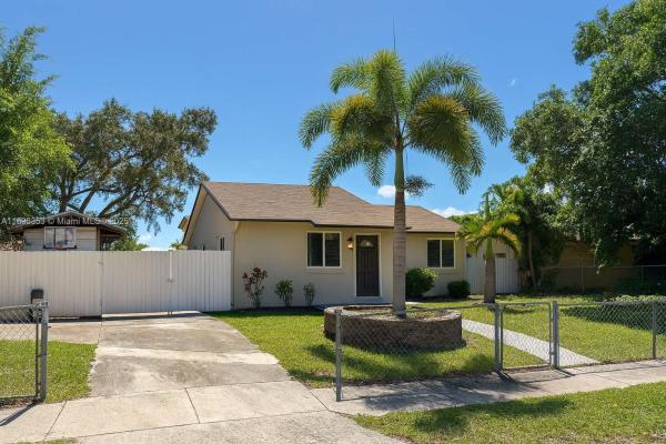 15930 SW 305th Ter, Homestead, Florida 33033, image 3
