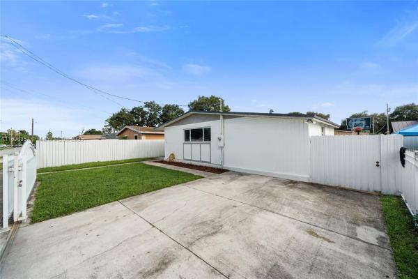 Magnolia, 2100 NW 154th St, Miami Gardens, Florida 33054, image 3