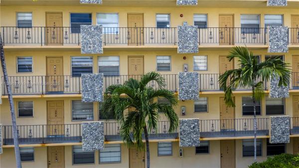 Warrenton House, 2145 Pierce St #305, Hollywood, Florida 33020, image 1