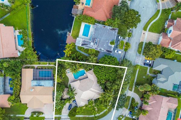 Jacaranda Cay, 10101 SW 5th St, Plantation, Florida 33324, image 1
