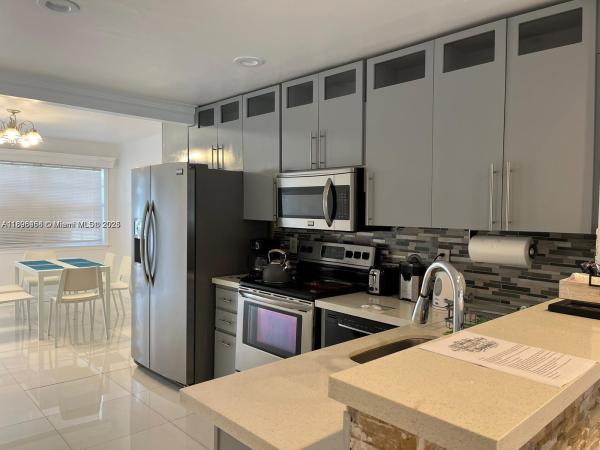 Driftwood Heights, 6431 Hayes St #2, Hollywood, Florida 33024, image 1