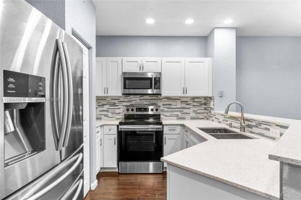 Catalina Place, 6604 Catalina Ln, Tamarac, Florida 33321, image 3