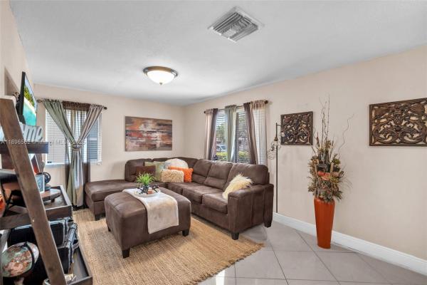 2175 NW 50th St, Miami, Florida 33142, image 1