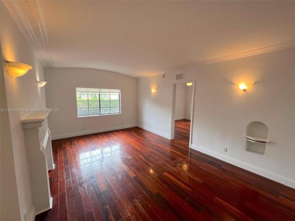 Harriet Court, 1500 Pennsylvania Ave #4A, Miami Beach, Florida 33139, image 1