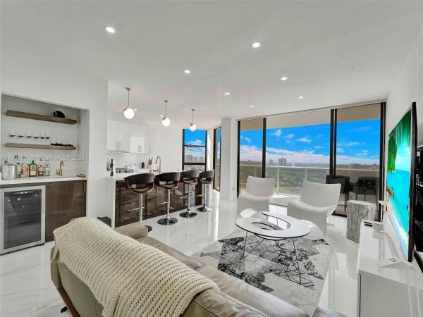 20281 E Country Club Dr #2109, Miami, Florida 33180, image 1