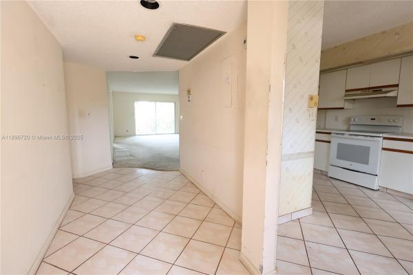 Andros Village, 1705 Andros Isle #E3, Coconut Creek, Florida 33066, image 2
