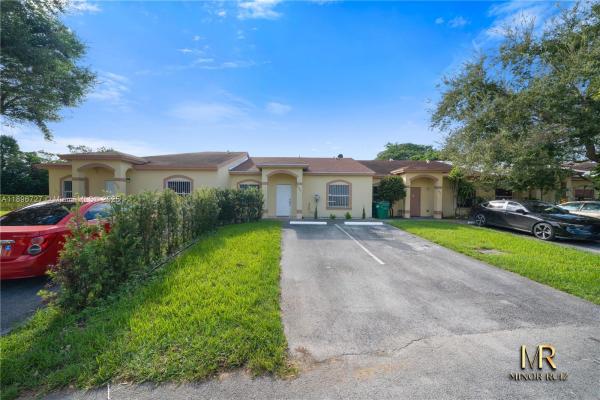 Waterside Townhomes, 28346 SW 141st Pl, Leisure City, Florida 33033, image 2