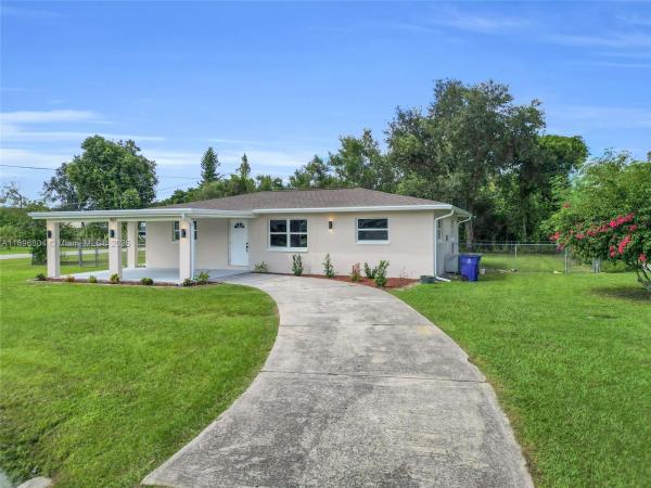 Country Estates, 462 Muskegon Ave, Fort Myers, Florida 33905, image 1