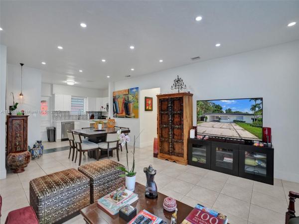 281 NE 112th St, Miami, Florida 33161, image 3